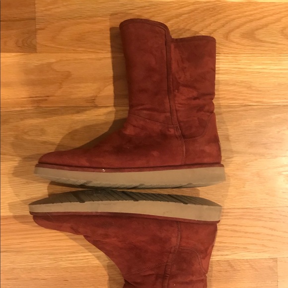 UGG Made in Italy Size 8 Burgundy-Rust Color - Picture 3 of 8
